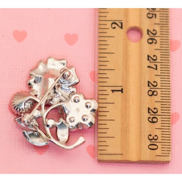Vintage Art Deco Floral Feminine Brooch by Avon - X6 - Picture 1 of 2